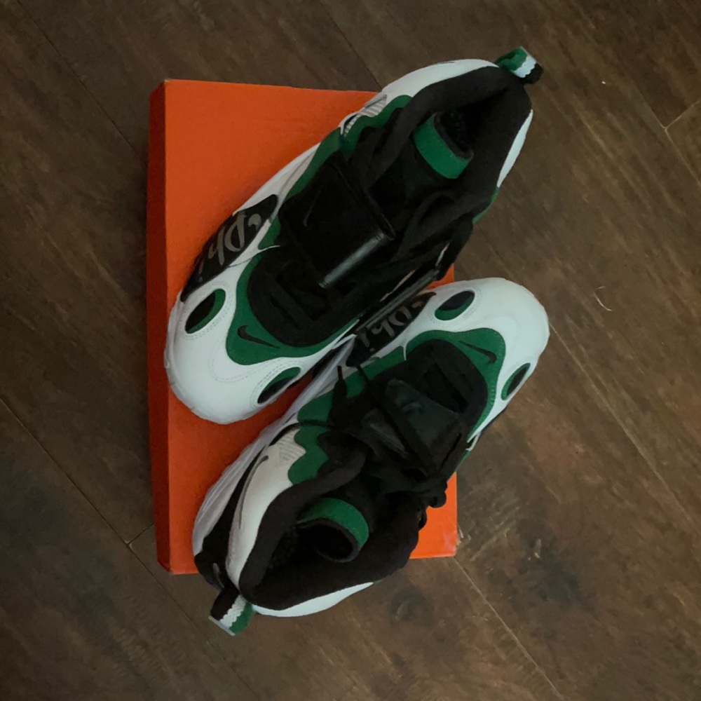 New Nike Philadelphia Eagles sneakers